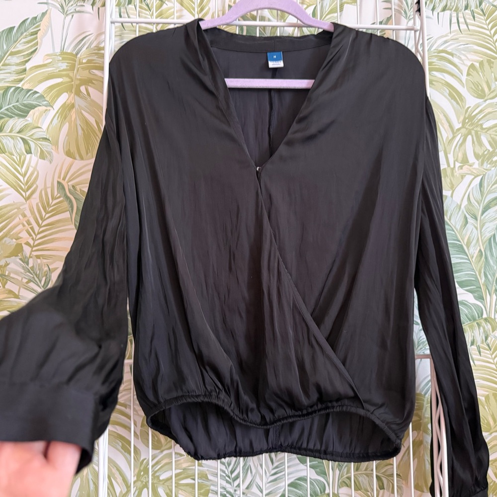Old Navy Black Women's Silky Top